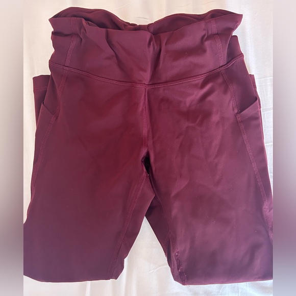 Lululemon Leggings With Adjustable Waistband and Pockets in a Marroon color - Picture 4 of 5
